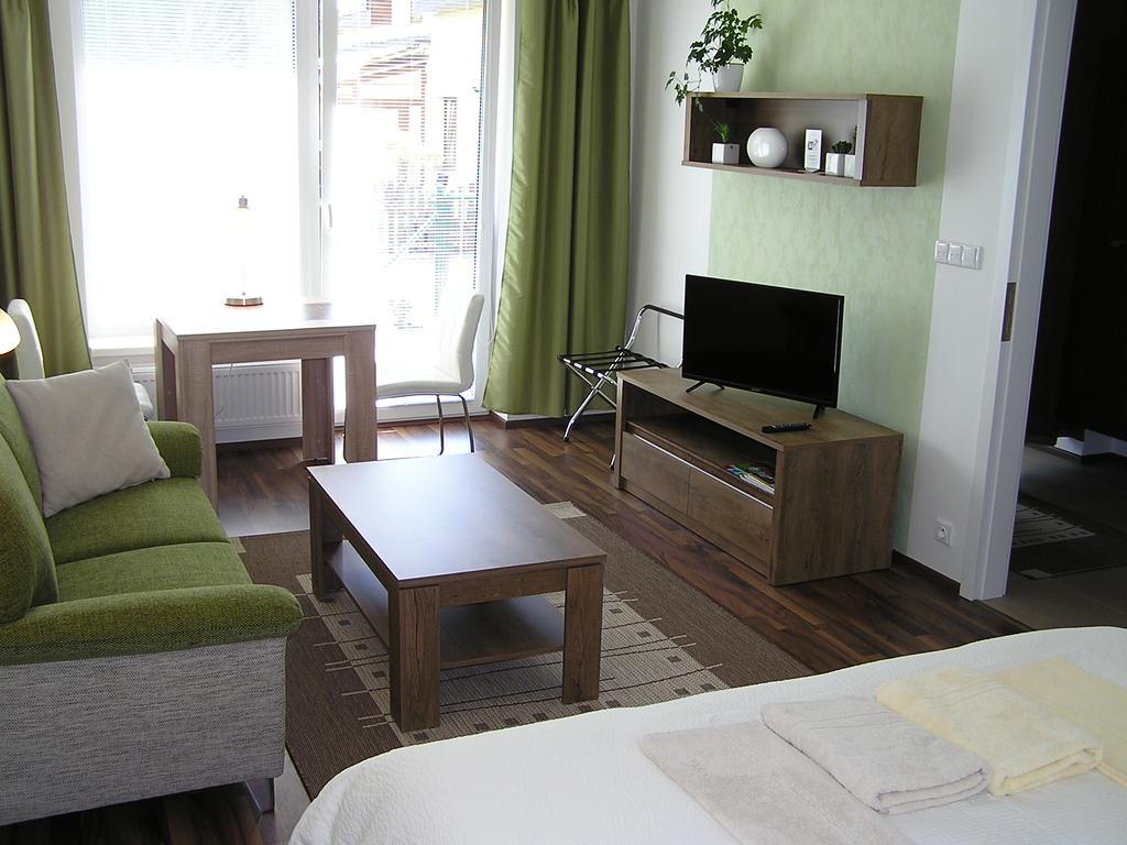 Gonda Apartments Hradec Kralove Exterior photo